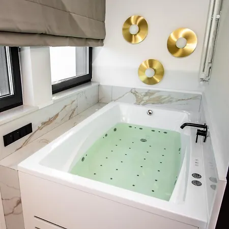 아파트 Super-apartamenty Vip Jacuzzi Ii