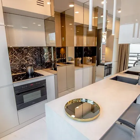 아파트 Super-apartamenty Vip Jacuzzi Ii