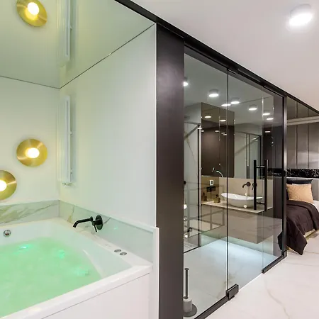 Super-apartamenty Vip Jacuzzi Ii 아파트