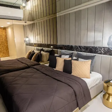 Super-apartamenty Vip Jacuzzi Ii アパート *