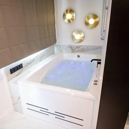 Super-apartamenty Vip Jacuzzi Ii * Πόζναν